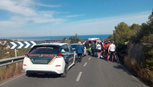 accidente de un ciclista en la carretera de les planes