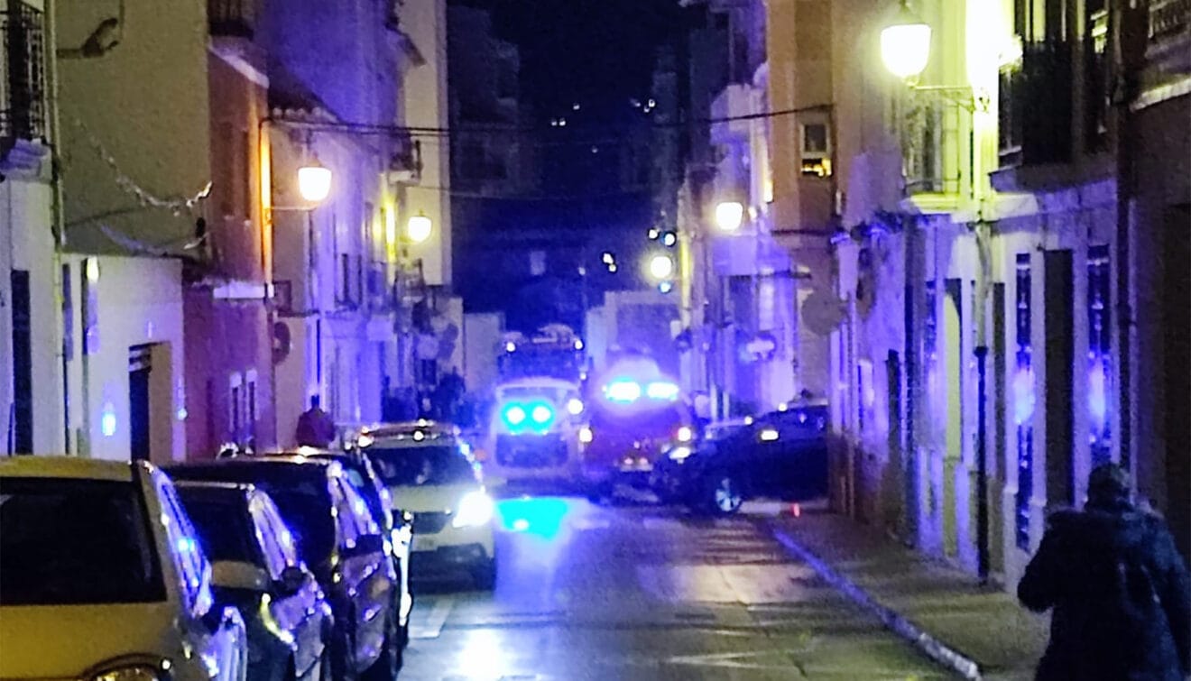 Despliegue de emergencias tras la alerta de incendio en Dénia