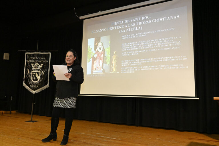 La presidenta de la FEMMICC, Sonia Pérez, presentando la iniciativa