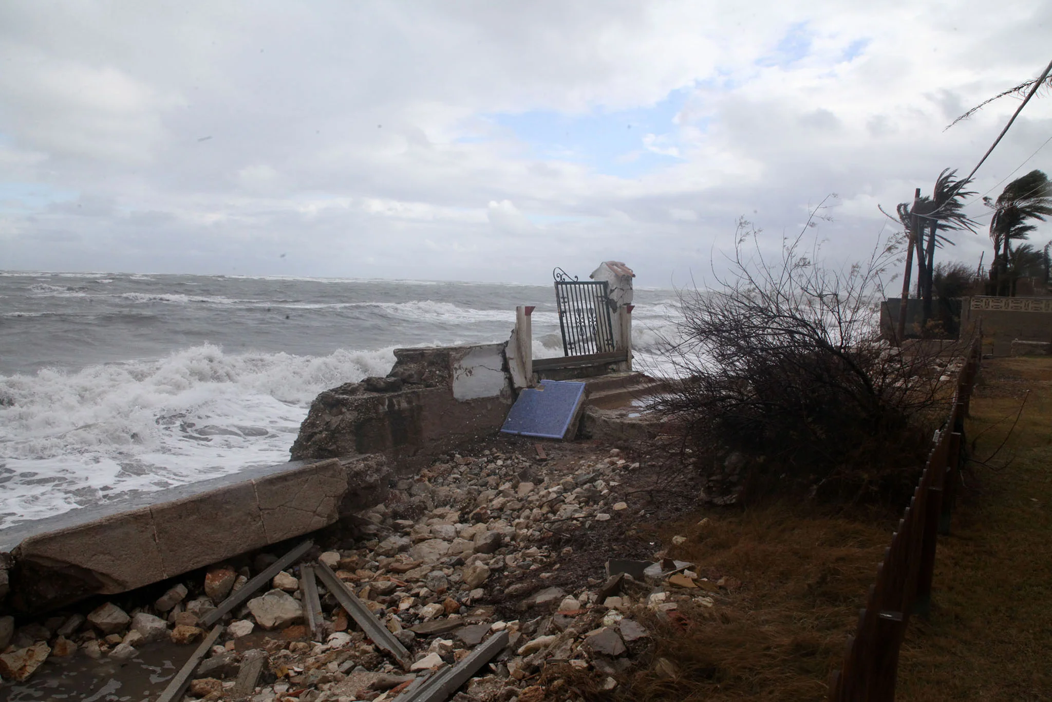 La puerta de Blay Beach durante el temporal de este semana