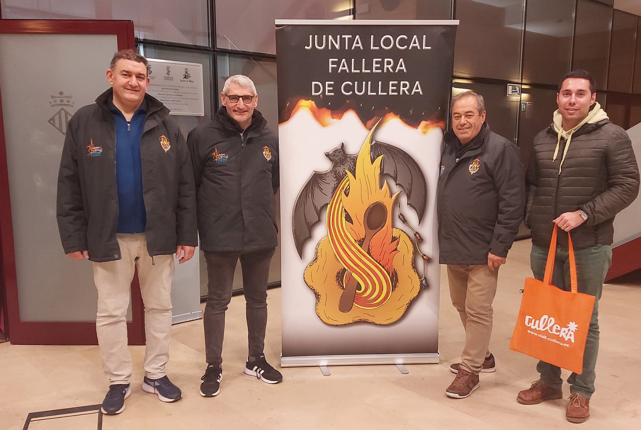 Miembros de la Junta Local Fallera de Dénia en Cullera