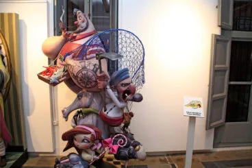 Ninot 2023 de la falla París Pedrera