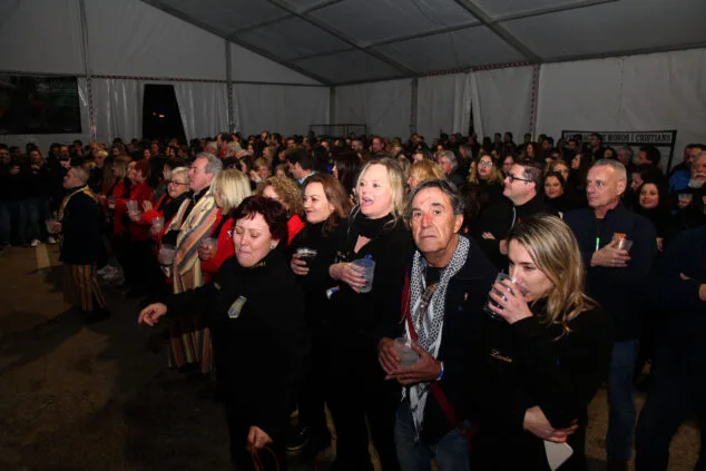 La Nit de les Filaes reúne a cientos de festeros en Dénia para celebrar el Mig Any de las fiestas de Moros y Cristianos 38 nit de filaes 2023 de denia 37
