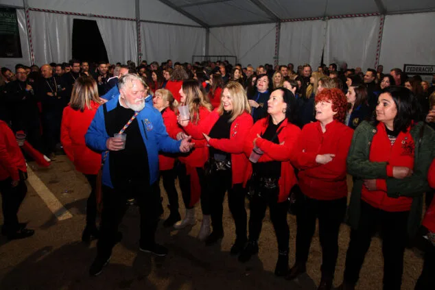 La Nit de les Filaes reúne a cientos de festeros en Dénia para celebrar el Mig Any de las fiestas de Moros y Cristianos 41 nit de filaes 2023 de denia 40