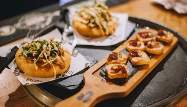 plan perfecto de aperitivo comida o copa en un solo lugar 1