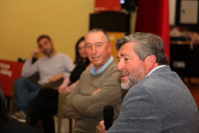 Compromís presenta su lista y los primeros esbozos de su programa en un acto multitudinario en Dénia 2 Imagen: Rafa Carrió presenta su lista para el 28M