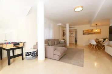 Salón comedor con espacio para el ocio