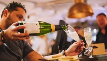 Tapas de autor y vinos selectos en un ambiente moderno