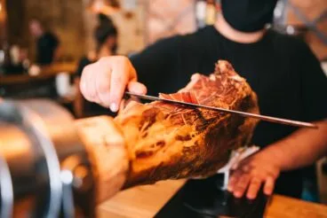 Tapas de jamón ibérico en Dénia