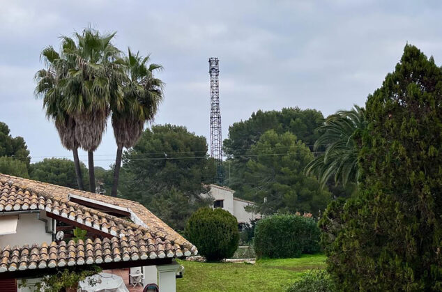 Image: Tower where the Les Rotes antenna will be placed