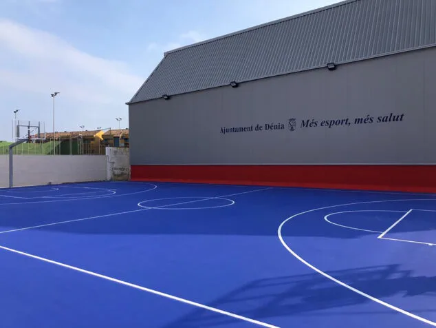 Dénia anuncia el plan para el esperado nuevo pabellón que contará con capacidad para 2500 espectadores 1 Imagen: Actual pabellón de Dénia