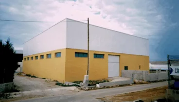 Antes y después de la nave casi acabada