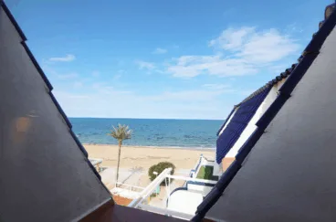 Ático dúplex en primera línea