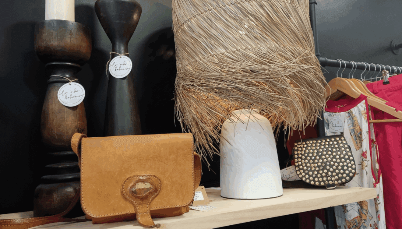 Bolsos y complementos de estilo boho en esta tienda de Dénia