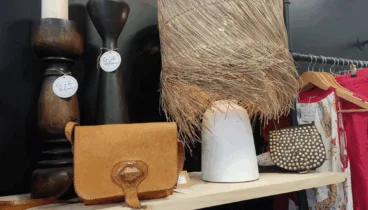 Bolsos y complementos de estilo boho en esta tienda de Dénia