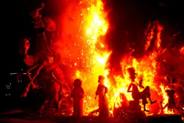 Cremà de la falla Dararre el Castell de Dénia 2023