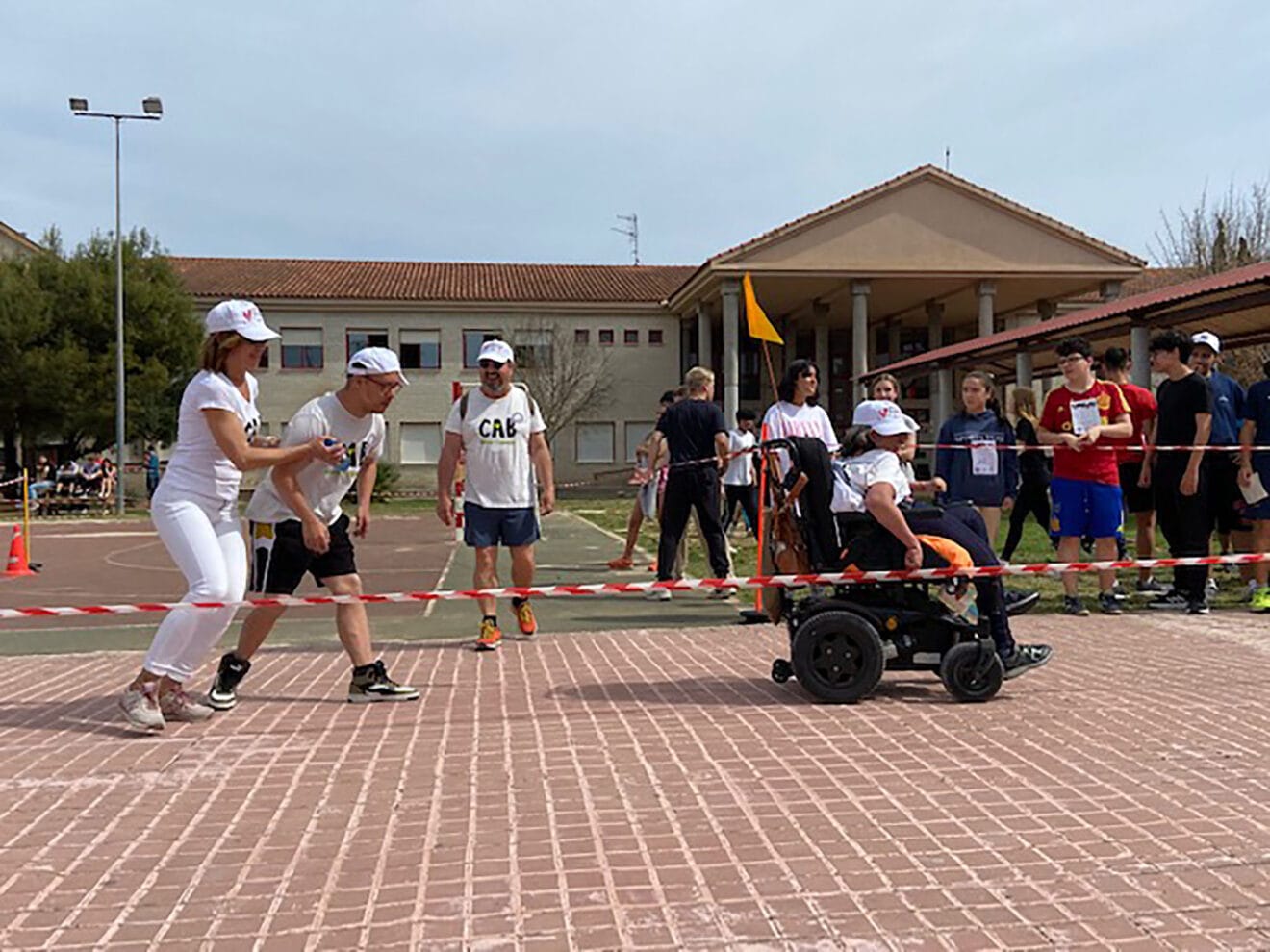 El evento fue organizado por el I.E.S Maria Ibars y la Asociación Condenados al Bordillo