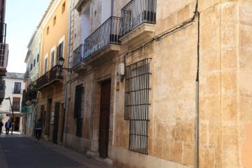 Entrada de la Casa de la Marquesa, donde se trasladará el Museu Arqueològic de Dénia