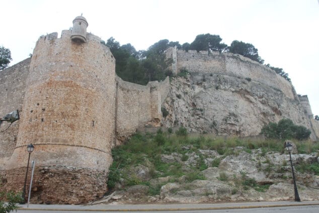 Imagen: Exterior del Castillo de Dénia