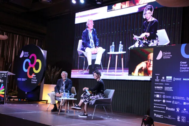 El Festival de las Humanidades de Dénia regresa con una nueva edición de primavera y se posiciona como referente en la región mediterránea para el pensamiento crítico y la reflexión 1 Imagen: Inauguración del Dénia Festival de les Humanitats