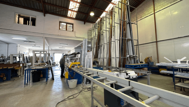 interior del almacen en la actualidad