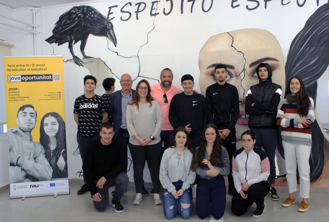 Jóvenes del curso 'Jove Oportunitat' del IVAJ en Dénia