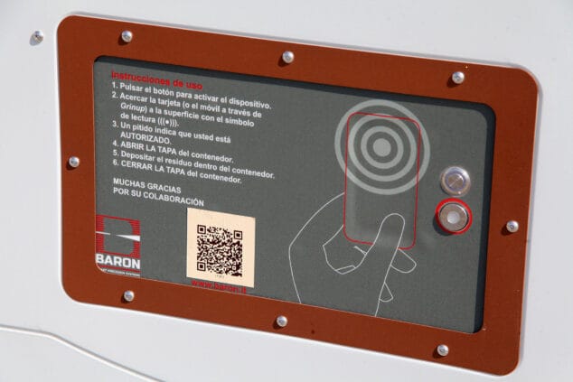 Imagen: Lector de tarjetas en contenedores de Dénia