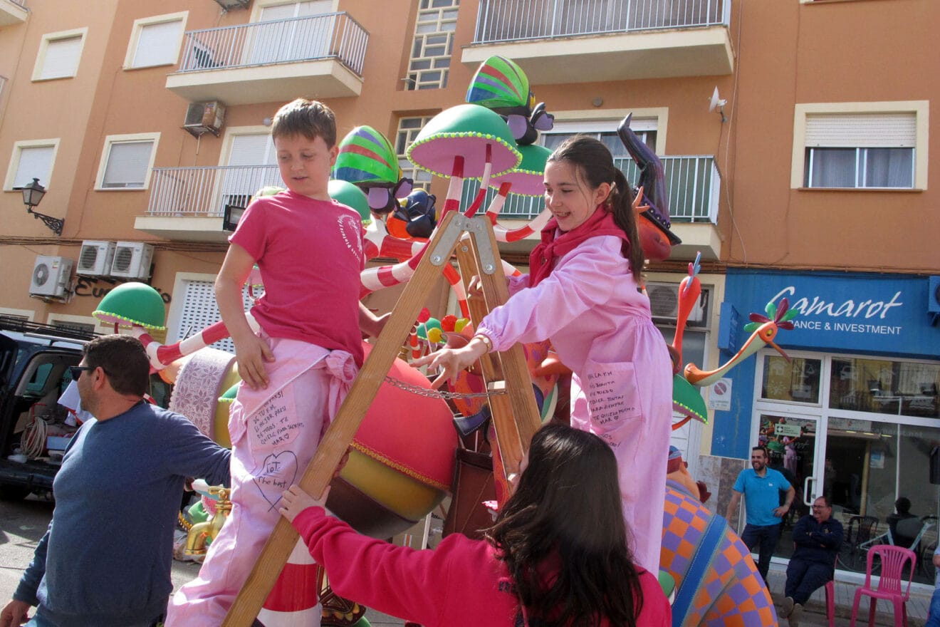 Los primeros monumentos llegan a Dénia 07