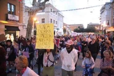 Manifestación por el Dia de la Dona en Dénia 04