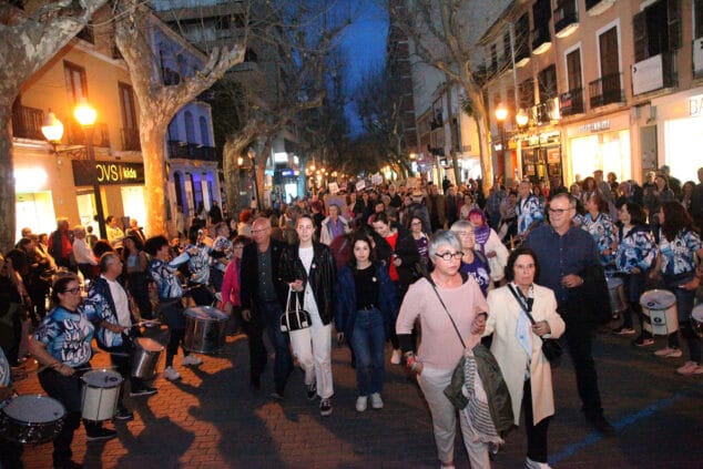 manifestacion por el dia de la dona en denia 15