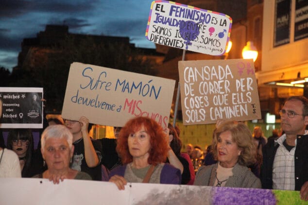 Imagen: Pancartas durante la manifestación del 8M en Dénia