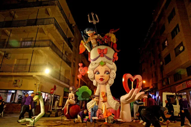 Los monumentos foto a foto: así son las 11 fallas de Dénia de 2023 37 Imagen: Monumento de la falla Campaments 2023
