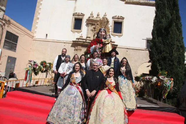 Dénia celebra la ofrenda de flores de las Fallas, en una jornada llena de color y tradición 5 ofrenda de fallas en denia de 2023 101