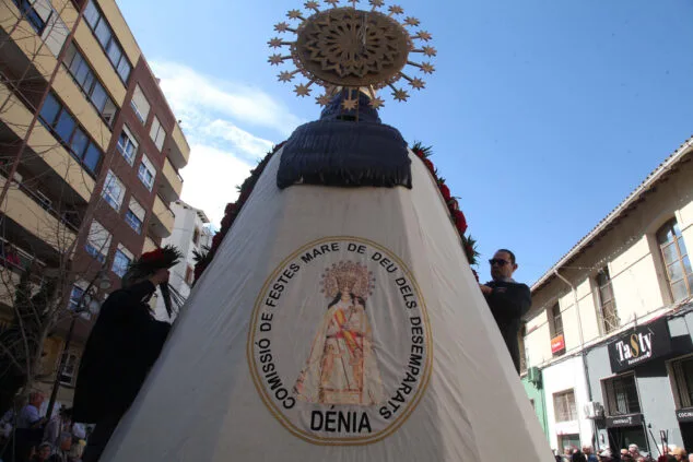 Dénia celebra la ofrenda de flores de las Fallas, en una jornada llena de color y tradición 81 ofrenda de fallas en denia de 2023 25