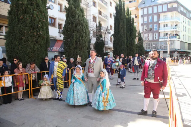 Dénia celebra la ofrenda de flores de las Fallas, en una jornada llena de color y tradición 41 ofrenda de fallas en denia de 2023 65