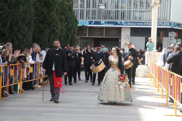 Dénia celebra la ofrenda de flores de las Fallas, en una jornada llena de color y tradición 34 ofrenda de fallas en denia de 2023 72