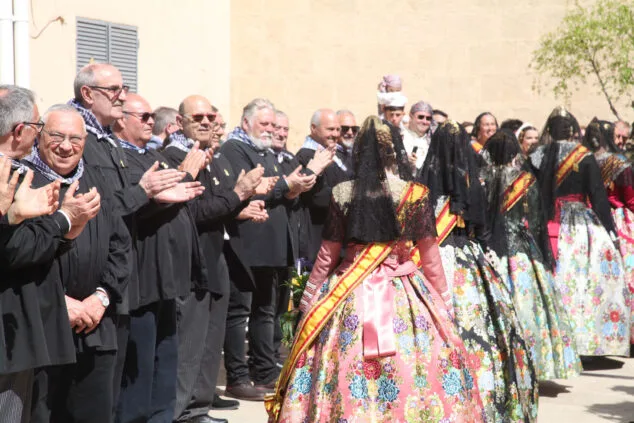 Dénia celebra la ofrenda de flores de las Fallas, en una jornada llena de color y tradición 15 ofrenda de fallas en denia de 2023 91