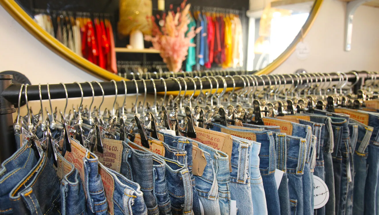 Pantalones vaqueros de la marca Levi's en Dénia