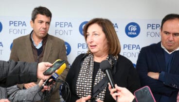 pepa font junto a carlos mazon atiende a los medios en su nueva sede