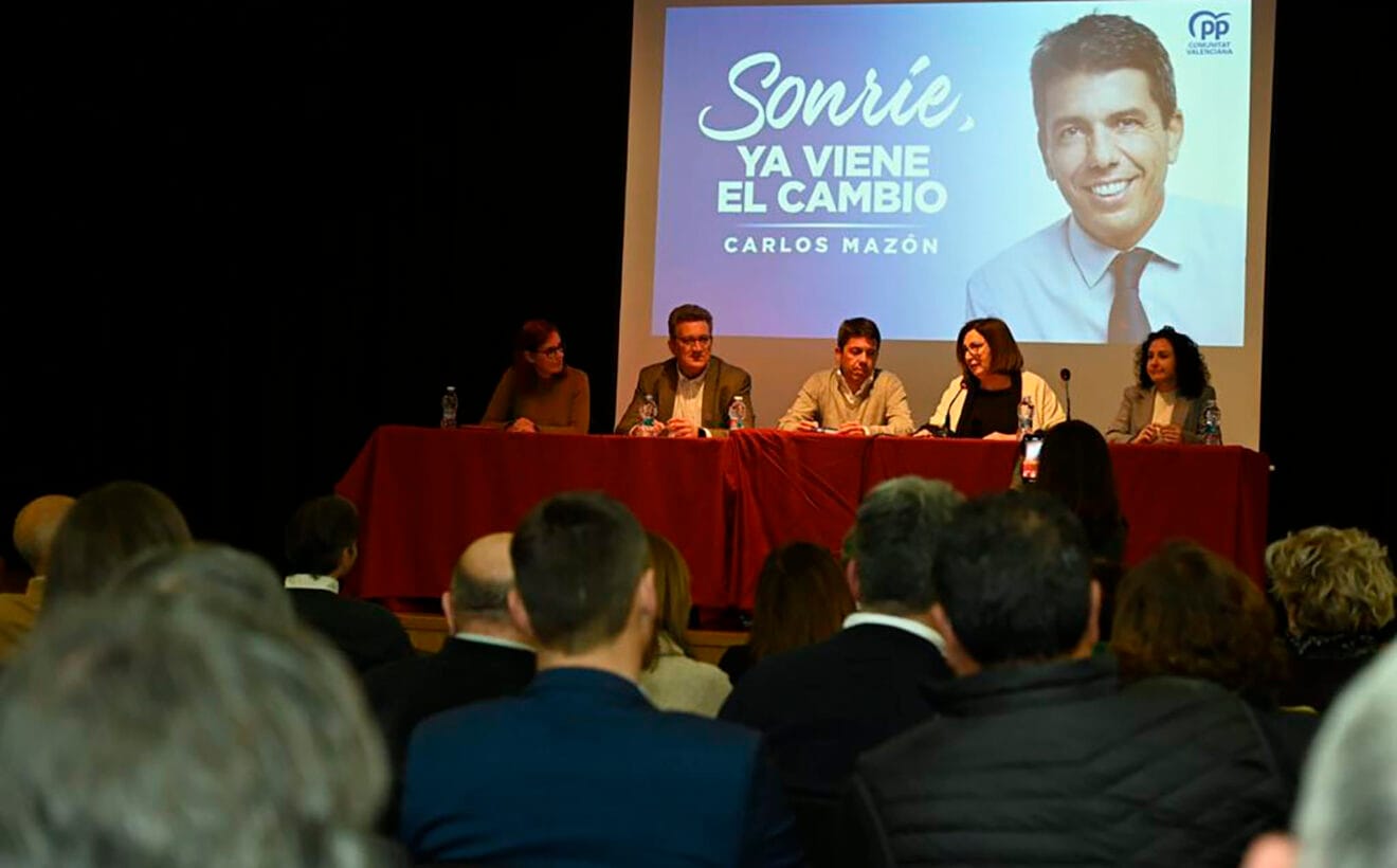 Reunión del PPCV junto a los vecinos de Dénia afectados por la Ley de Costas