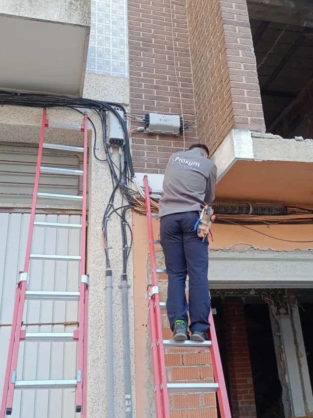 tecnico instalador de cable de red
