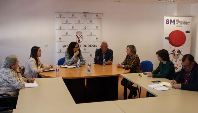 Imagen: Visita de la consellera de Igualdad y Políticas Inclusivas, Aitana Mas, a Dénia