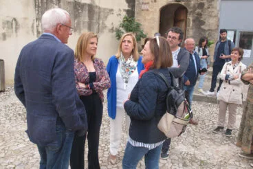 Visita de Pilar Bernabé a los trabajos del Castillo 03