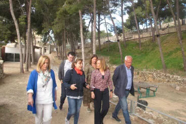 Visita de Pilar Bernabé a los trabajos del Castillo 07