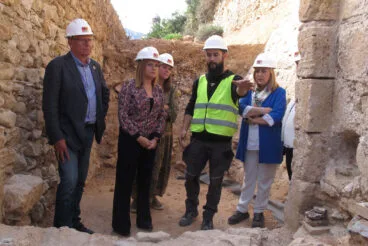 Visita de Pilar Bernabé a los trabajos del Castillo 20