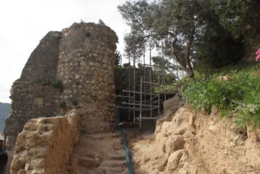Visita de Pilar Bernabé a los trabajos del Castillo 21