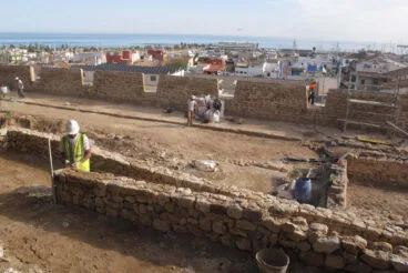 Visita de Pilar Bernabé a los trabajos del Castillo 23