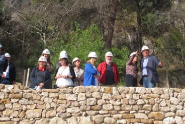 visita de pilar bernabe a los trabajos del castillo