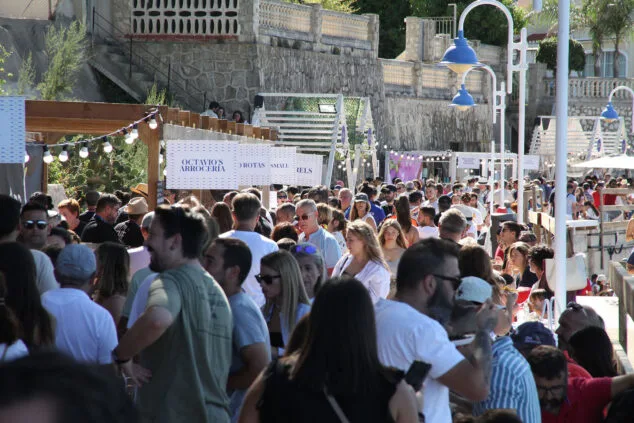 Dénia es uno de los 5 municipios que compiten por ser el Mejor Destino Gastronómico de National Geographic 1 Imagen: Visitantes en el Festival DNA de Dénia