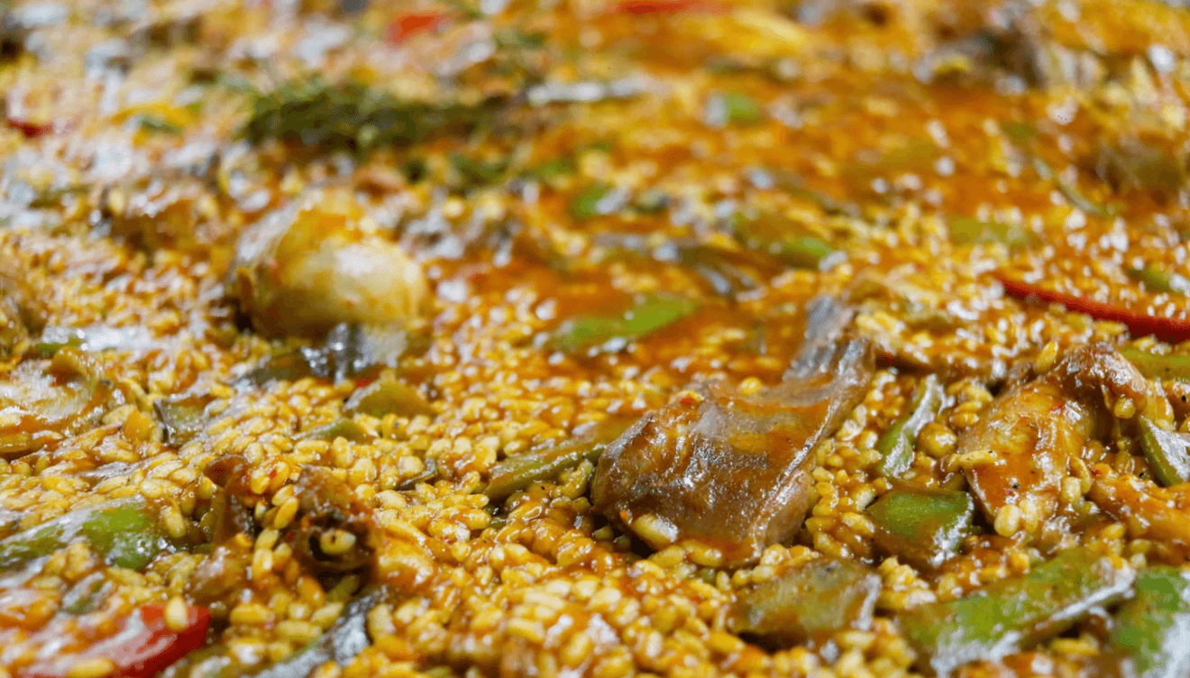 Arroz mediterráneo tradicional recién elaborado en Dénia